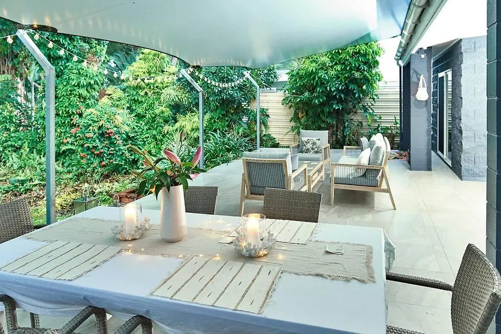 Beachfront - 'Pippies On The Beach' @ Bramston Bramston Beach Holiday home